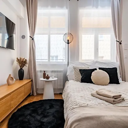 New Town Loft With Free Parking Apartmán Praha