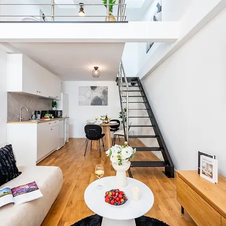 New Town Loft With Free Parking * Praha